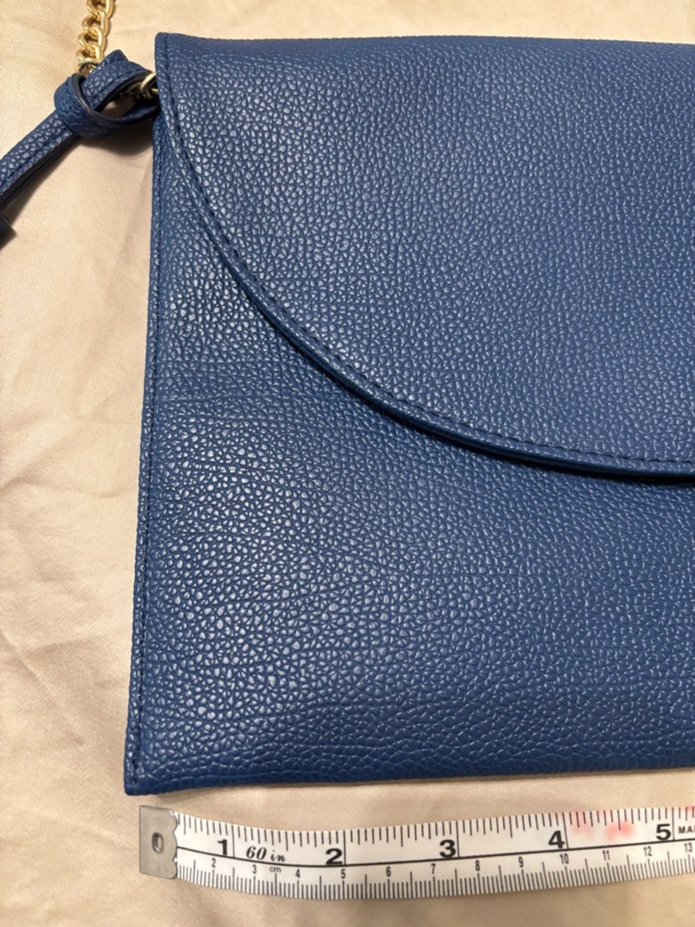 NWT Mud Pie Navy Envelope Crossbody Clutch  Gold Chain & Tasse - Picture 4 of 7